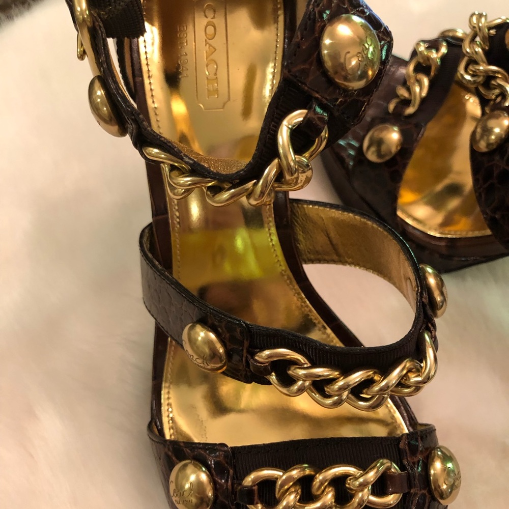 Shoes - Picture 2 of 3